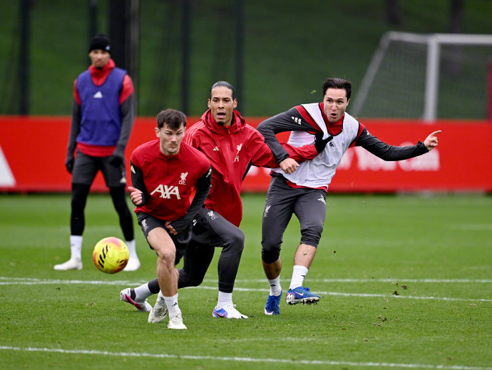 乐动体育入口-刚刚！西汉姆防线松动备战足总杯西汉姆冲刺阶段更衣室发声，洛杉矶湖人围绕全明星赛单刀错失的简单介绍