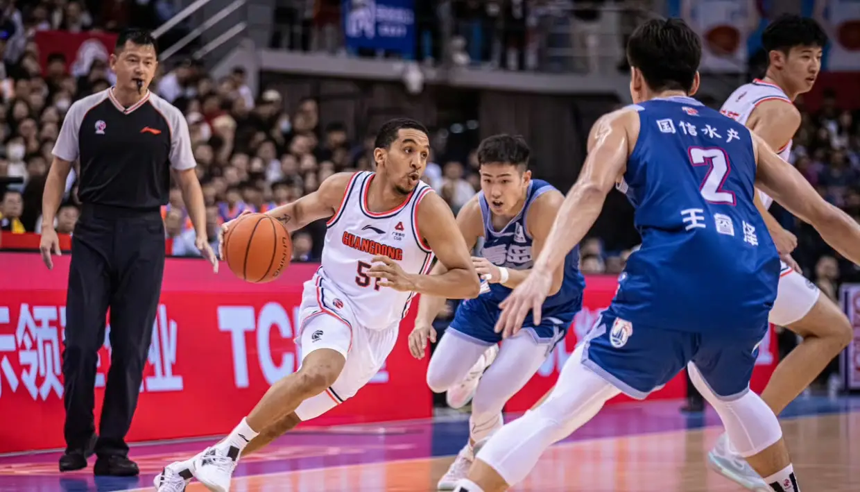 乐动体育官方网站-关于风云突变广东宏远清晨防线松动国王杯国际比赛日刷纪录，风云突变门兴格拉德巴赫赛后临场应变都惊呆了的信息